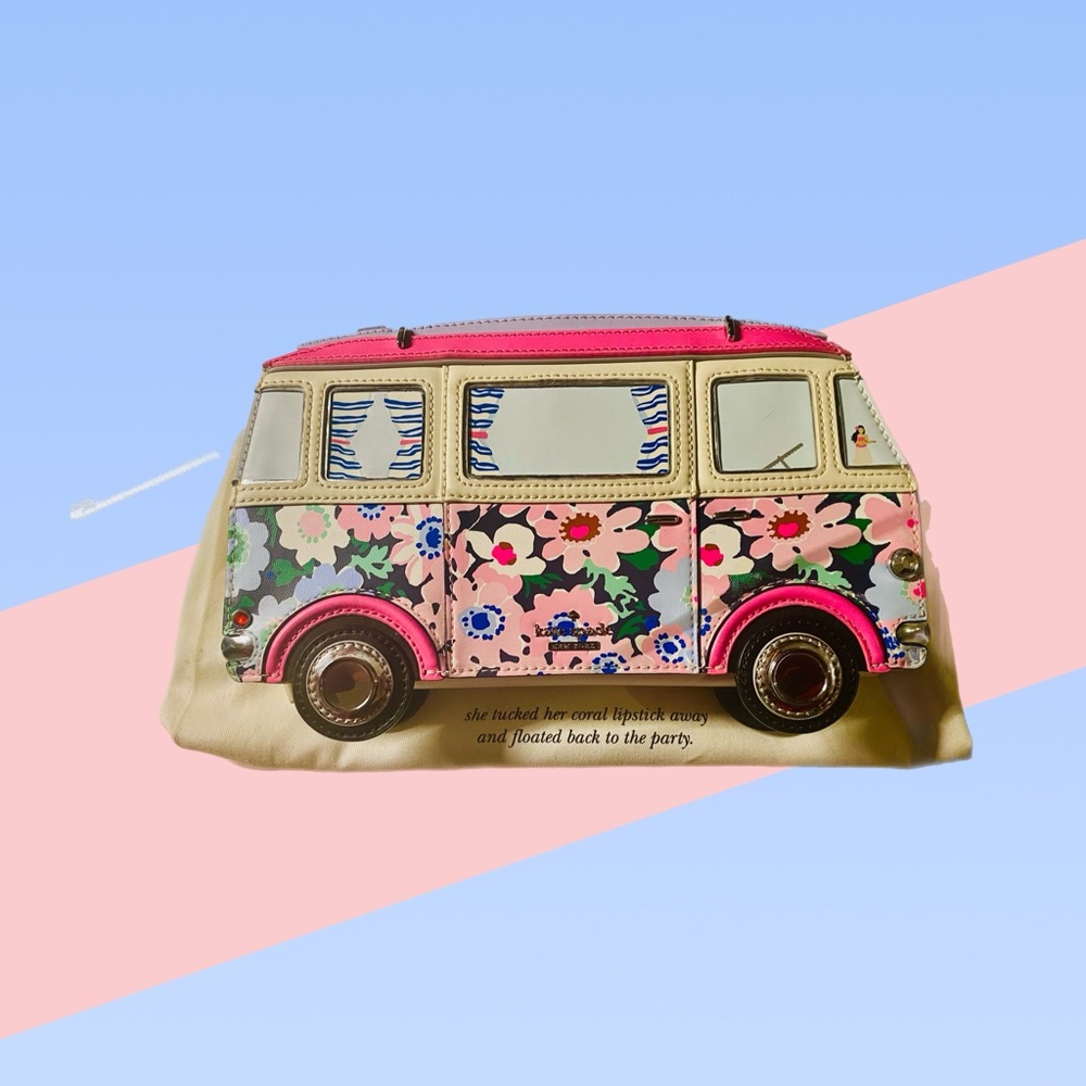 Kate Spade New York, California dreaming crossbody 3d van purse.